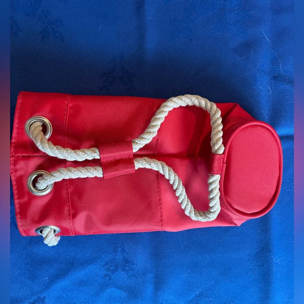 Mount Gay Rum Cool Island Waterproof Red Boat Bottle Bag - Picture 4 of 8